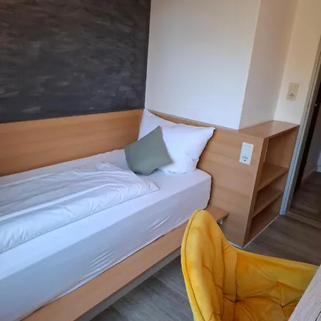 酒店 Am Schwarzen Berg 施塔德