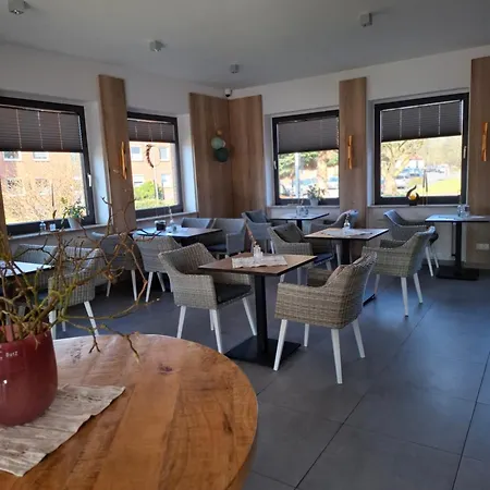 Hotel Am Schwarzen Berg 3* Stade
