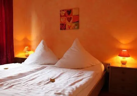 酒店 Am Schwarzen Berg 施塔德